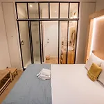 Lola Boutique - Centre 2* Bordeaux