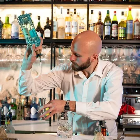 Lola Boutique - Centre 2*