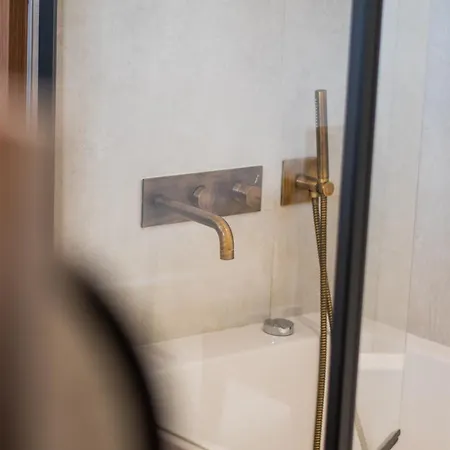 Lola Boutique - Centre 2*