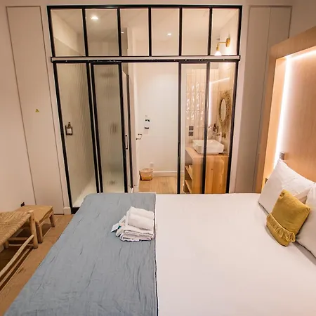 Lola Boutique - Centre 2* Bordeaux