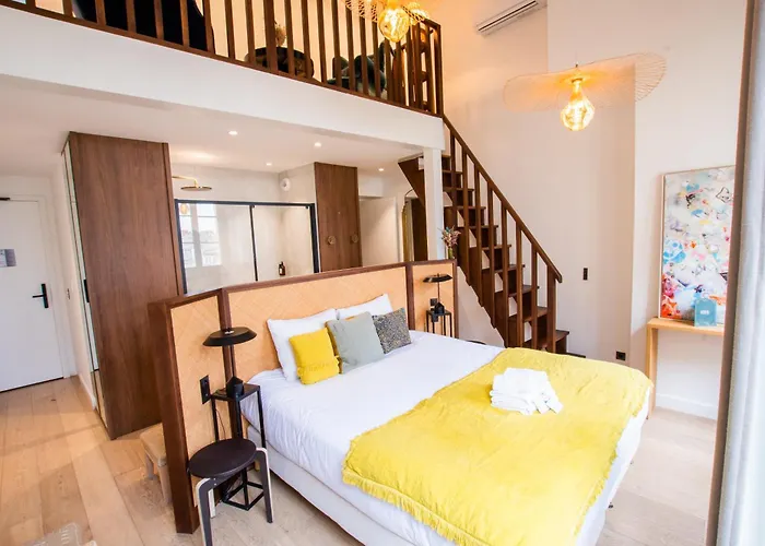 Lola Boutique - Centre 2*