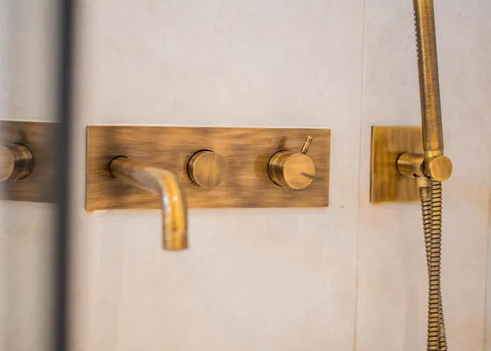 Lola Boutique - Centre Hotel 2*