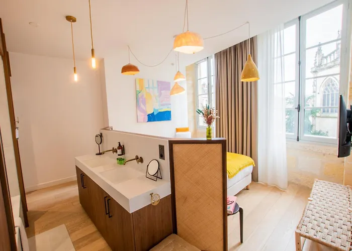 Lola Boutique - Centre 2* Bordeaux