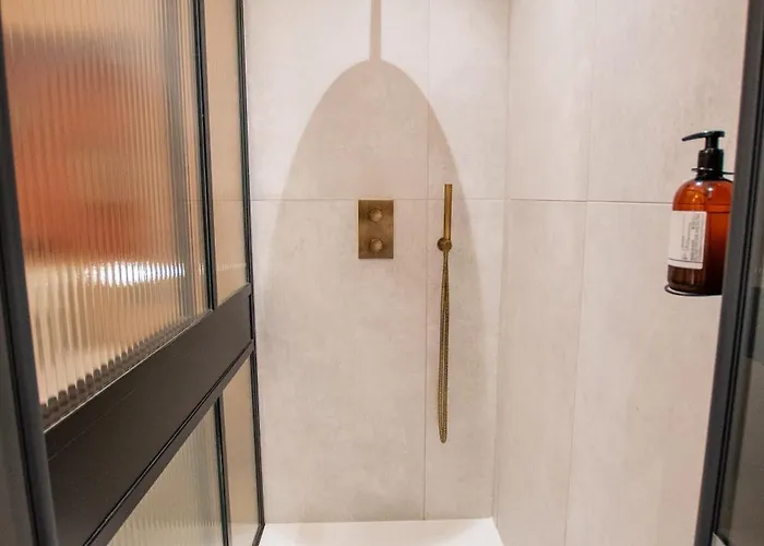 Lola Boutique - Centre Hotel 2*