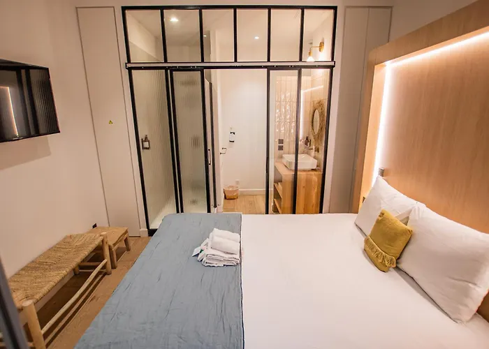 Lola Boutique - Centre 2* Bordeaux