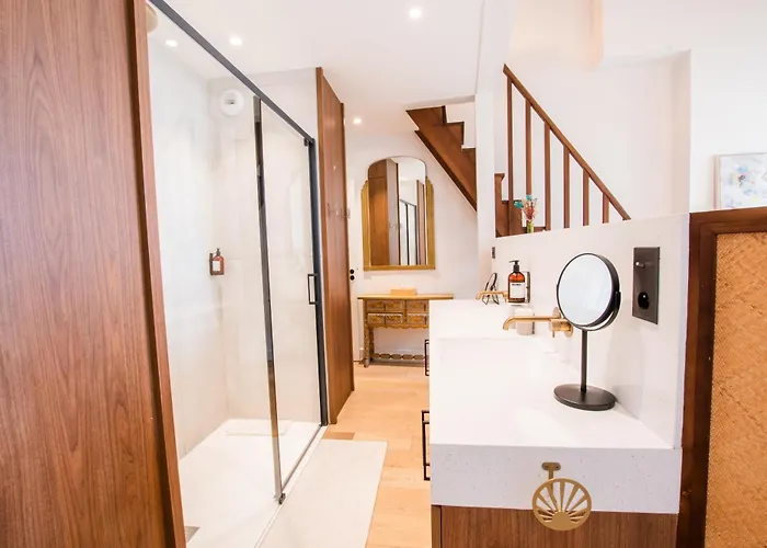 Lola Boutique - Centre 2* Bordeaux