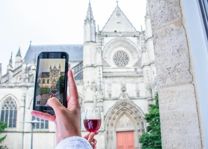 Отель Lola Boutique - Centre