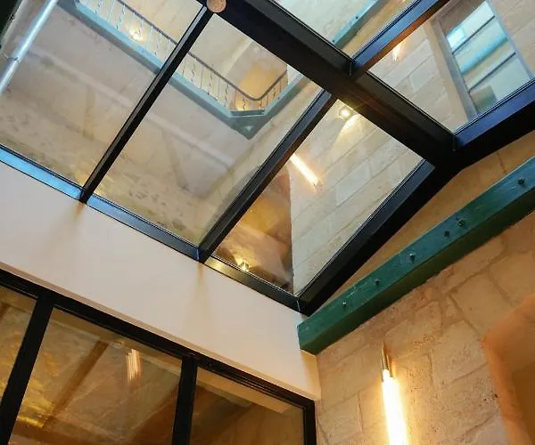 Lola Boutique - Centre 2* ボルドー