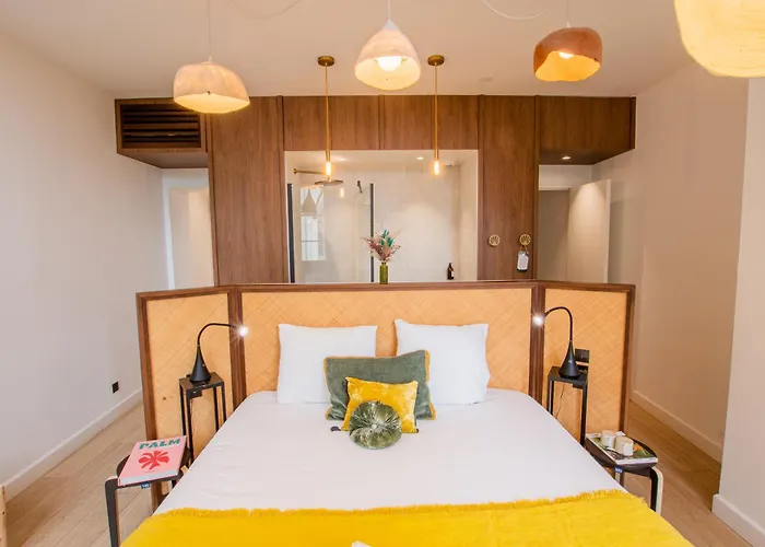 Lola Boutique - Centre 2* ボルドー